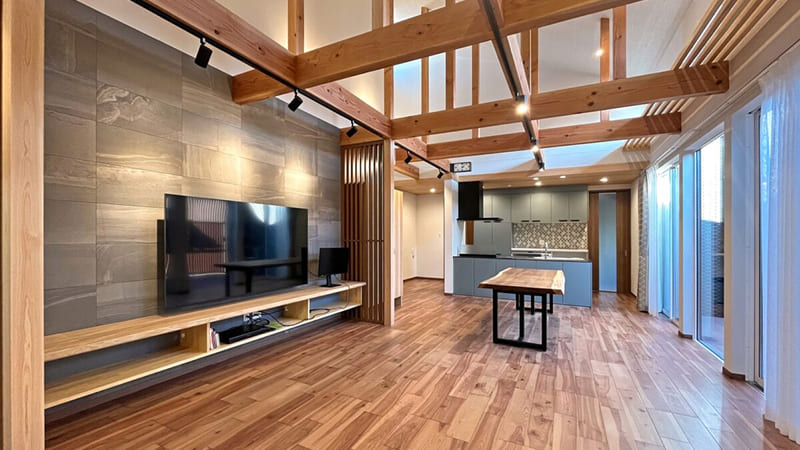 安水建設施工事例サムネイル_吹き抜けのある平屋の住まい3