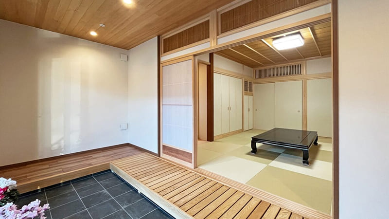 安水建設施工事例サムネイル_吹き抜けのある平屋の住まい5