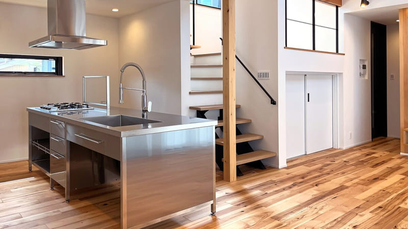 安水建設施工事例サムネイル_空間を無駄なく使ったスキップフロア2