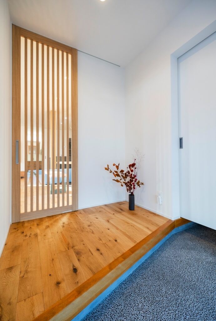 和モダン×グレー×鉄骨階段がある家