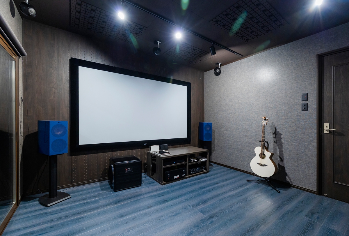 通り土間と高天井のある住まい