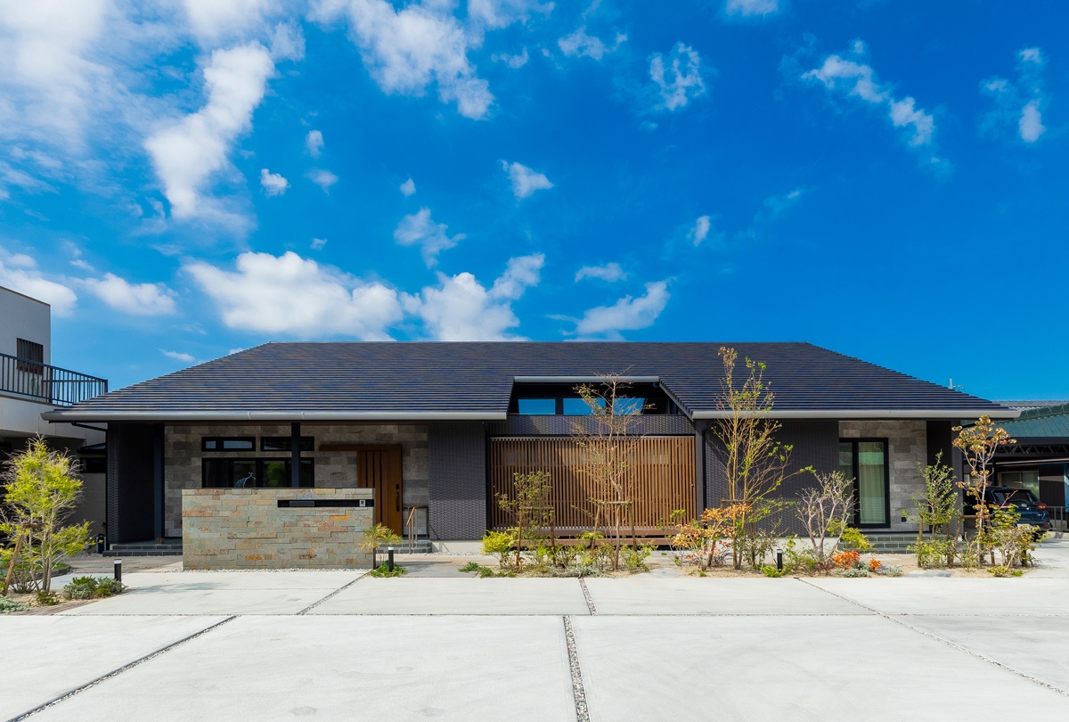 積豊建設株式会社の通り土間と高天井のある住まい