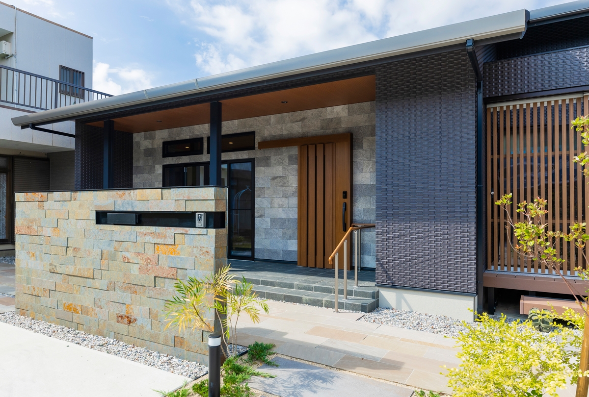 通り土間と高天井のある住まい