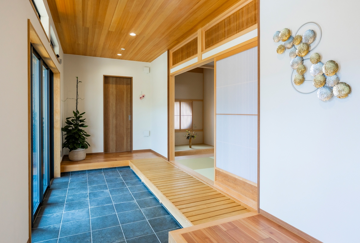 通り土間と高天井のある住まい