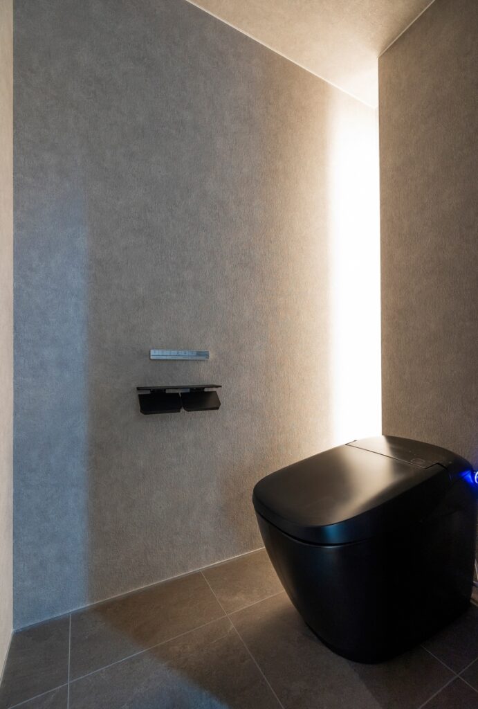 光と影で魅せる洗練された住まい