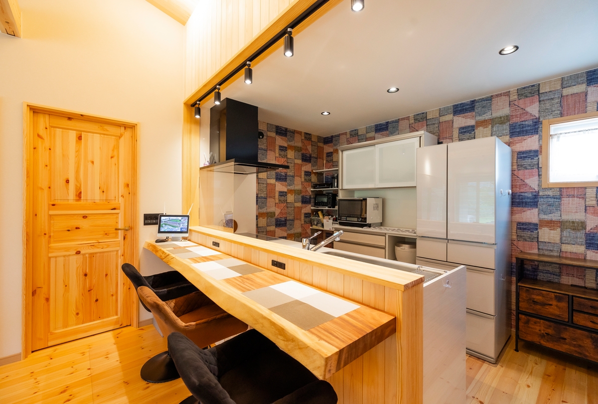 暮らしと趣味を大切にした、素材感のある家